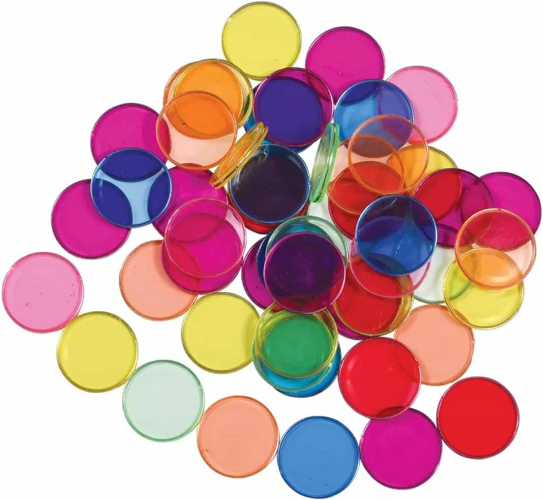 LEARNING ADVANTAGE Mostradores de plástico transparente | con anillos de acero | Juego de 50 | Colores surtidos | Ideal para guarderías, juegos sensoriales y paneles de luz.