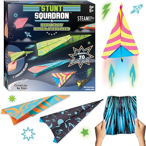 Creativity for Kids: ¡70 aviones de papel que brillan en la oscuridad! Un kit de manualidades para iluminar la noche con diversión.