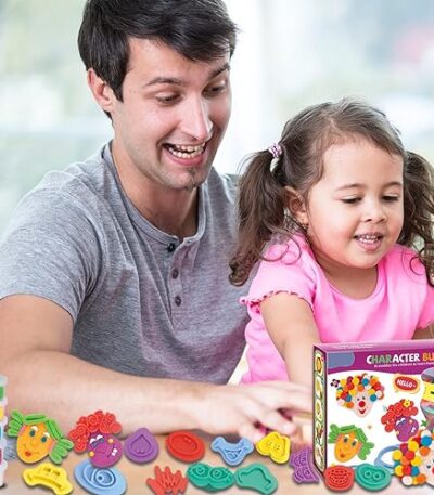 accesorios y masa de colores para que los niños den vida a sus personajes favoritos.
